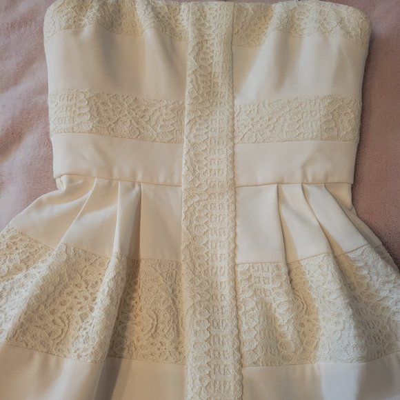 NWT Beautiful BCBGMaxazria Dress - Picture 4 of 13